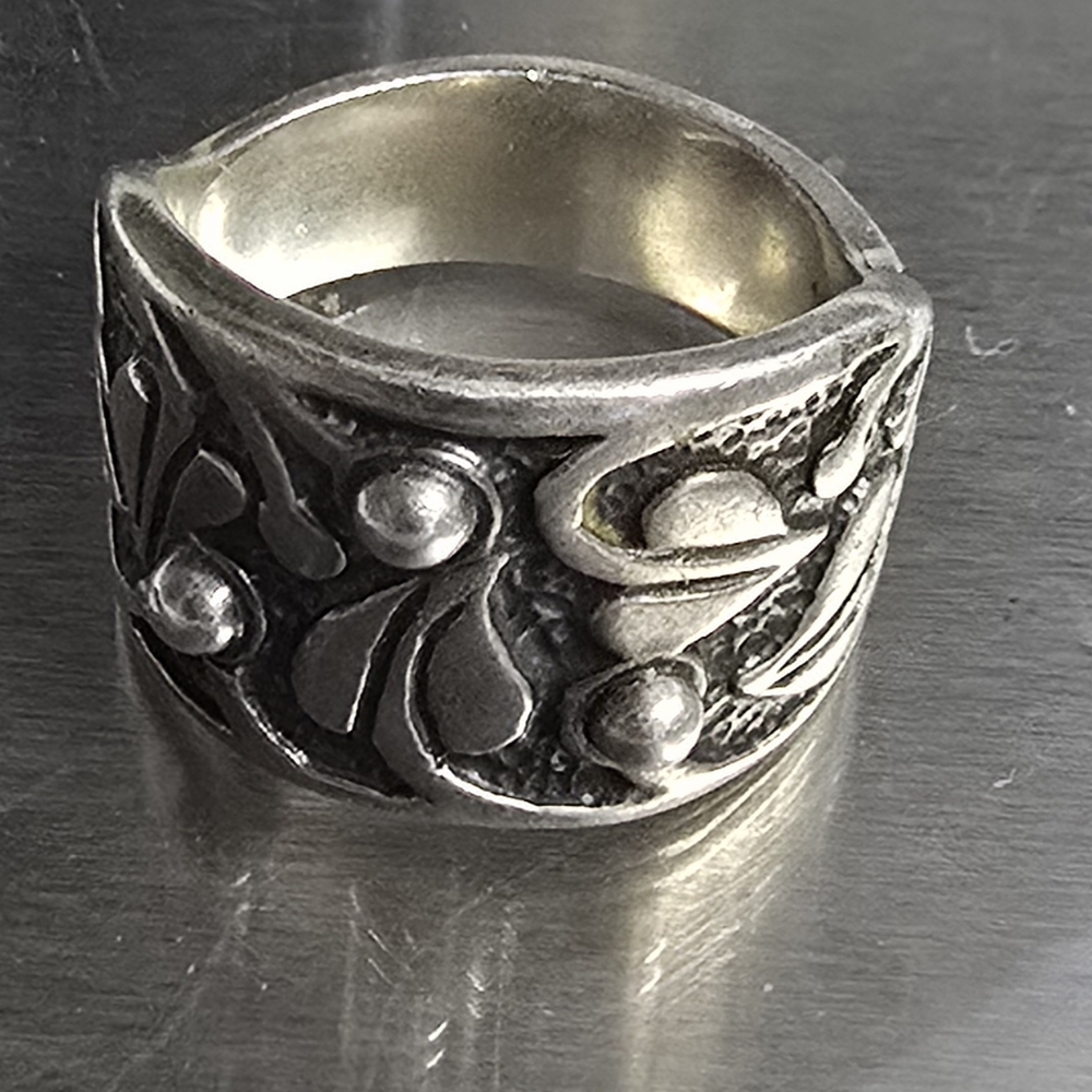 SILPADA Sterling Silver HOLY TRINITY Wide Tapered Band Ring Israel sz 8.25 VINE